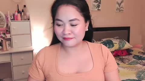 Snapshot of elleelle123 chatting on December 6, 2:46 am Ann online show from December 6, 2:46 am