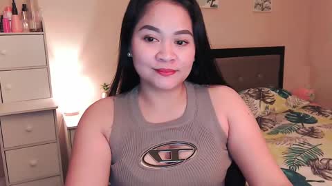 Snapshot of elleelle123 chatting on December 9, 2:34 am Ann online show from December 9, 2:34 am