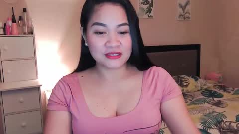 Snapshot of elleelle123 chatting on December 10, 1:54 am Ann online show from December 10, 1:54 am
