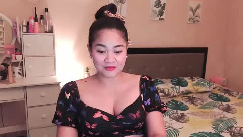 Snapshot of elleelle123 chatting on December 11, 3:26 pm Ann online show from December 11, 3:26 pm