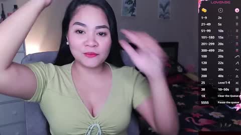 Snapshot of elleelle123 chatting on December 14, 2:12 am Ann online show from December 14, 2:12 am
