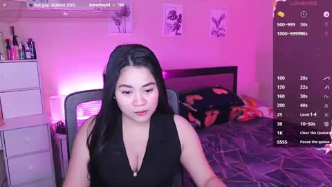 Snapshot of elleelle123 chatting on January 25, 1:43 am Ann online show from January 25, 1:43 am