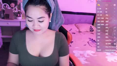 Snapshot of elleelle123 chatting on September 29, 12:27 am Ann online show from September 29, 12:27 am