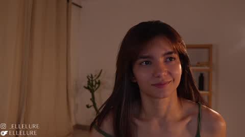 Snapshot of ellelure_ chatting on January 31, 4:14 am Linda Restrepo online show from January 31, 4:14 am