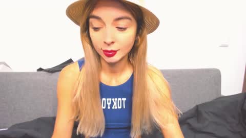 ellen_flow online show from December 5, 5:48 am