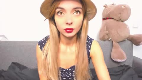 ellen_flow online show from December 8, 6:22 am