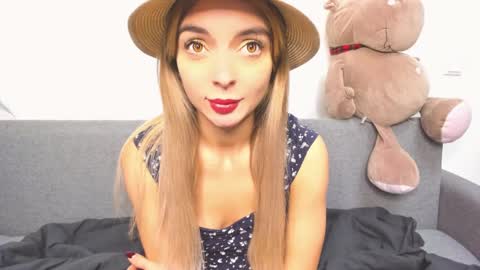 ellen_flow online show from December 8, 5:55 pm