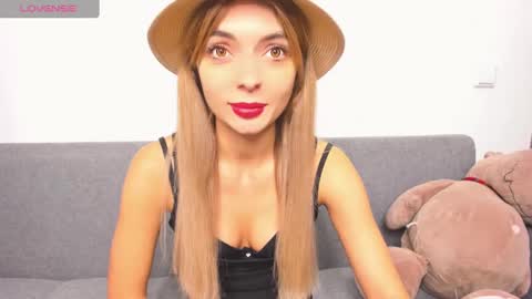 ellen_flow online show from December 11, 8:28 pm