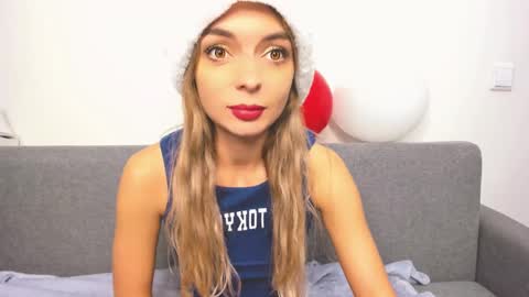 ellen_flow online show from December 17, 8:32 pm