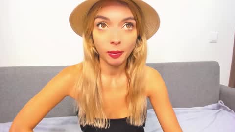 ellen_flow online show from February 14, 10:04 pm