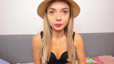 ellen_flow online show from March 9, 9:46 pm