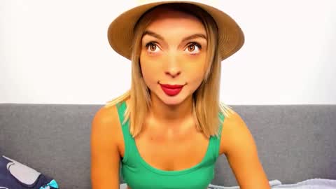 ellen_flow online show from October 5, 7:23 pm