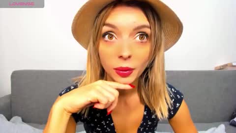 ellen_flow online show from October 28, 9:50 pm