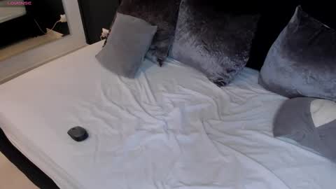 Snapshot of ellen_grace chatting on September 23, 9:01 am Ellen  online show from September 23, 9:01 am