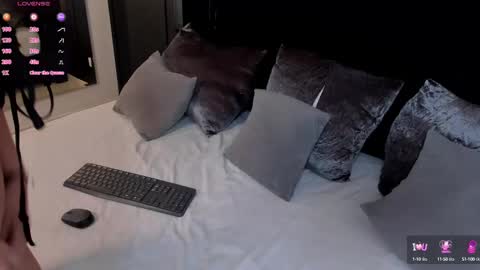 Snapshot of ellen_grace chatting on October 5, 11:13 pm Ellen  online show from October 5, 11:13 pm