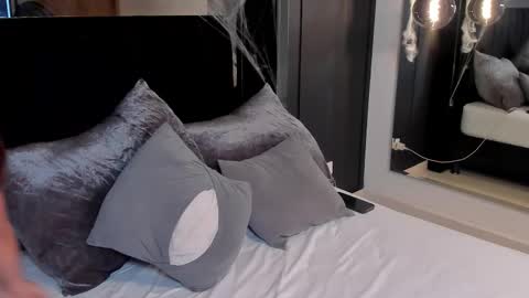 Snapshot of ellen_grace chatting on November 2, 9:22 am Ellen  online show from November 2, 9:22 am