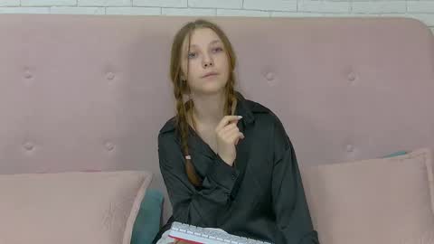 Snapshot of ellenbush chatting on September 29, 6:13 pm EllenBush online show from September 29, 6:13 pm