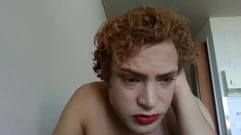 Snapshot of ellenexist708371 chatting on November 3, 2:18 pm ellenexist708371 online show from November 3, 2:18 pm