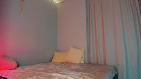 Snapshot of ellenmays chatting on January 20, 2:25 pm Ellen online show from January 20, 2:25 pm