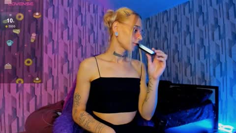 Ellie online show from December 7, 8:44 am