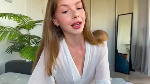 Snapshot of elli_harmon chatting on September 9, 12:37 pm Ellie  --- Ill see you either on Friday or Saturday and definitely on Sunday  online show from September 9, 12:37 pm