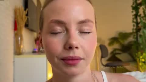 Snapshot of elli_harmon chatting on July 3, 5:19 pm Ellie --- Ill see you either on Friday or Saturday and definitely on Sunday online show from July 3, 5:19 pm