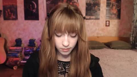 ellie_friendly online show from March 19, 11:20 pm