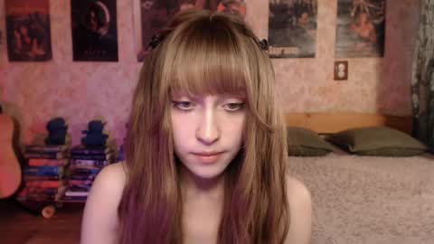 Snapshot of ellie_friendly chatting on June 2, 12:34 am ellie_friendly online show from June 2, 12:34 am