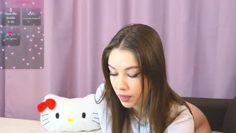 Snapshot of ellie_miller_ chatting on December 13, 8:58 pm ellie online show from December 13, 8:58 pm