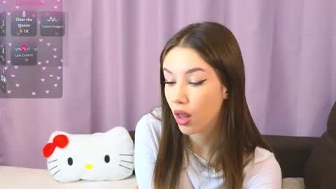 Snapshot of ellie_miller_ chatting on December 18, 7:20 pm ellie online show from December 18, 7:20 pm