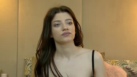 Snapshot of ellie_west chatting on July 19, 5:11 am EllieWest online show from July 19, 5:11 am