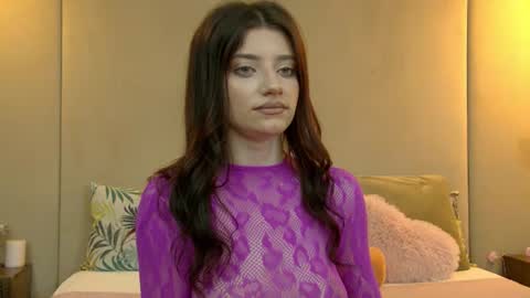 Snapshot of ellie_west chatting on July 26, 5:04 am EllieWest online show from July 26, 5:04 am