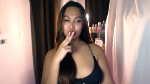 ellie online show from August 3, 9:07 pm