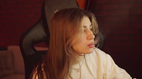 elliecutes online show from February 17, 5:36 am