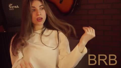 elliecutes online show from February 26, 8:26 am