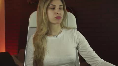 elliecutes online show from September 29, 8:08 am