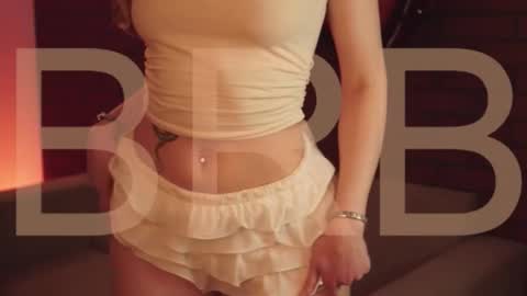 elliecutes online show from November 29, 8:17 am