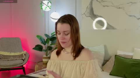 elliegarson__ online show from March 3, 5:08 pm