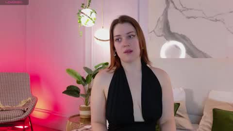 elliegarson__ online show from March 7, 5:32 pm