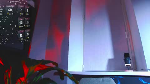 elliegarson__ online show from April 22, 5:47 pm