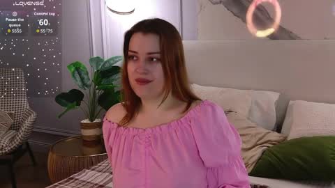 elliegarson__ online show from April 30, 5:08 pm
