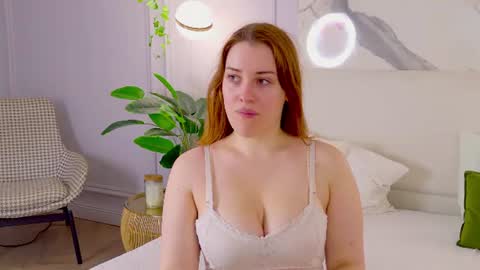 Snapshot of elliegarson__ chatting on July 31, 6:07 pm elliegarson__ online show from July 31, 6:07 pm