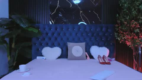 EllieKnights online show from March 16, 9:30 pm