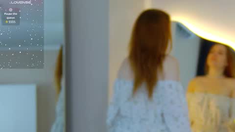 EllieLarson online show from November 9, 5:11 pm