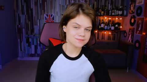 Snapshot of elliemurler chatting on November 11, 9:09 am elliemurler online show from November 11, 9:09 am