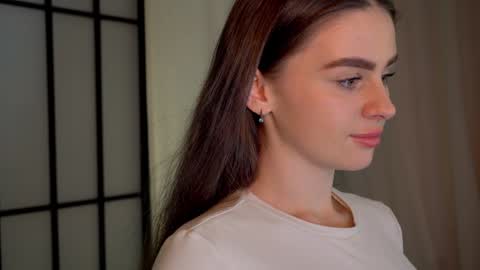 Snapshot of elliephant_ chatting on December 26, 7:05 pm just Emily online show from December 26, 7:05 pm