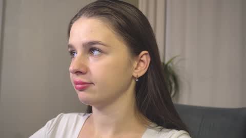 Snapshot of elliephant_ chatting on January 7, 12:09 pm just Emily online show from January 7, 12:09 pm