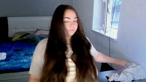 Ellie online show from July 3, 2:51 am