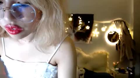 ellieyun online show from September 25, 1:04 pm