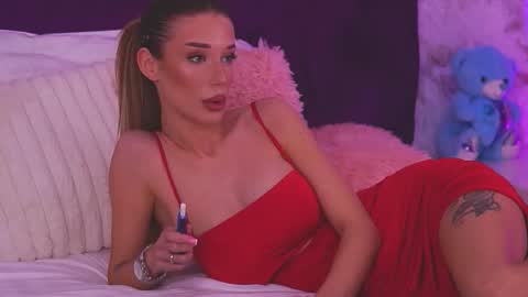 EllinaNuria online show from March 10, 8:14 pm